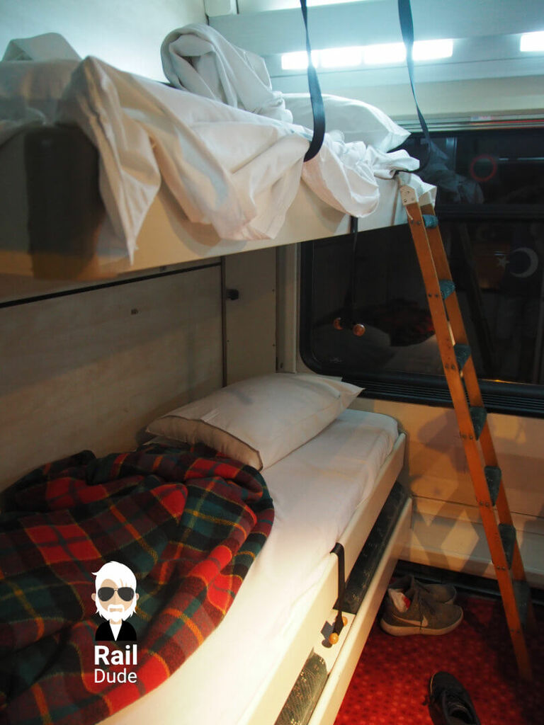 General view of our compartment in night/sleeping position