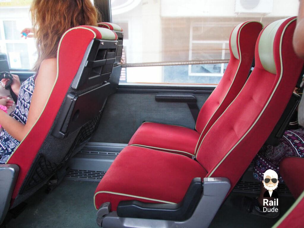 The recline seats in the bus