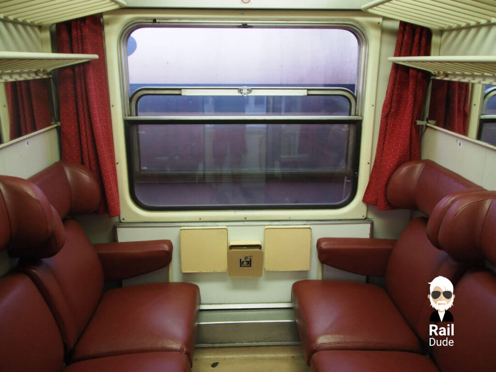 Mein Sitzwagen-Abteil im Zug Thessaloniki-Skopje-Belgrad